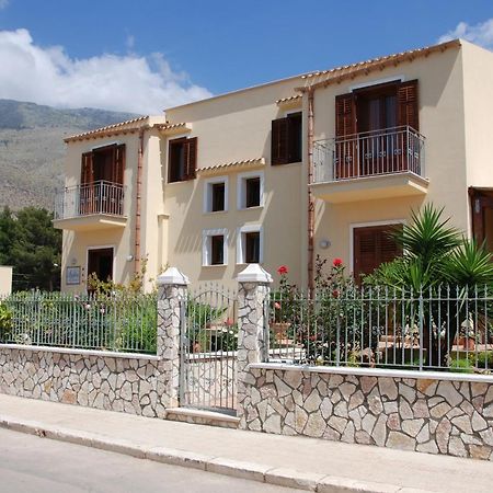Aurora Castelluzzo Bed and Breakfast Εξωτερικό φωτογραφία