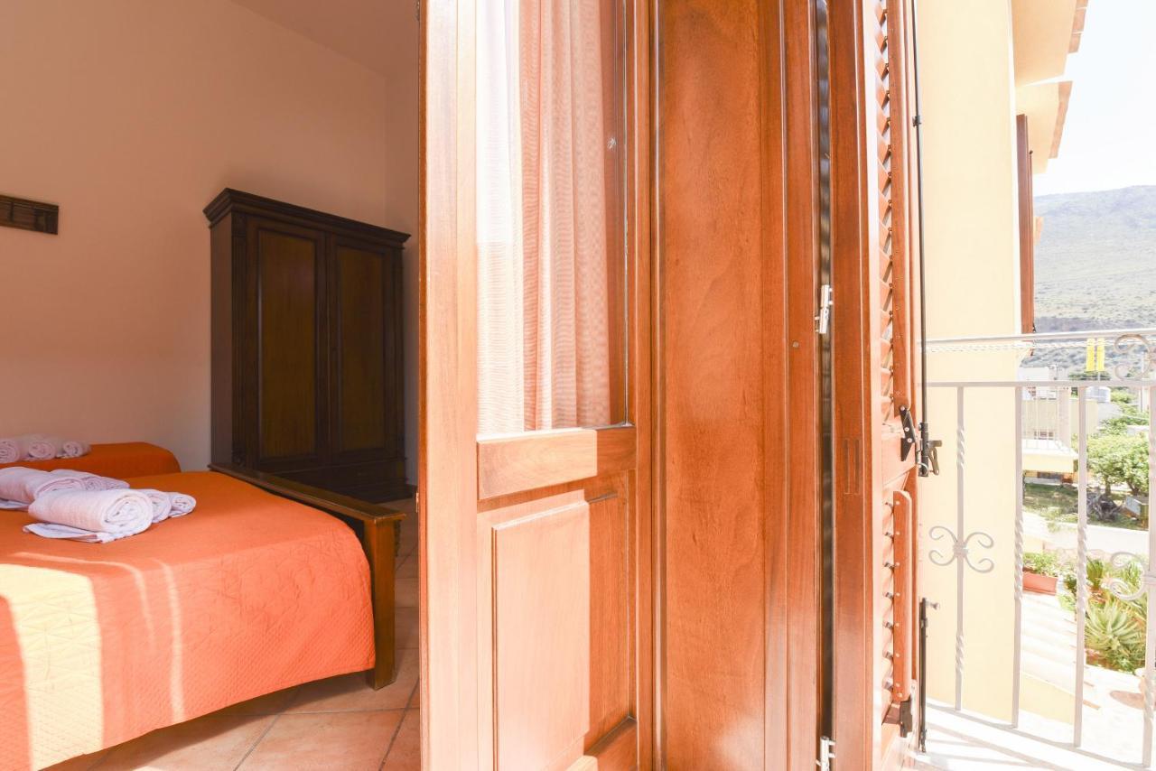 Aurora Castelluzzo Bed and Breakfast Εξωτερικό φωτογραφία