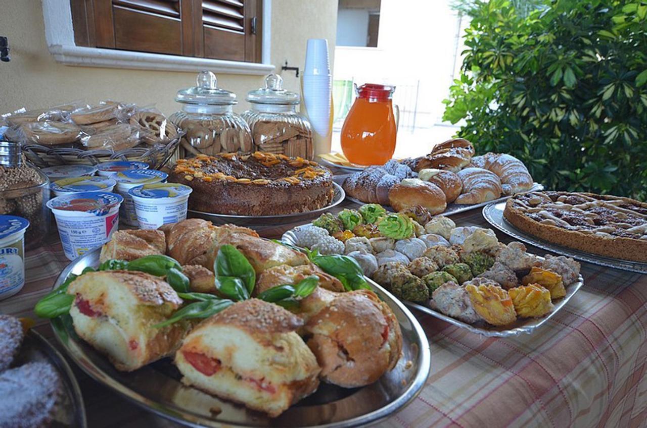 Aurora Castelluzzo Bed and Breakfast Εξωτερικό φωτογραφία